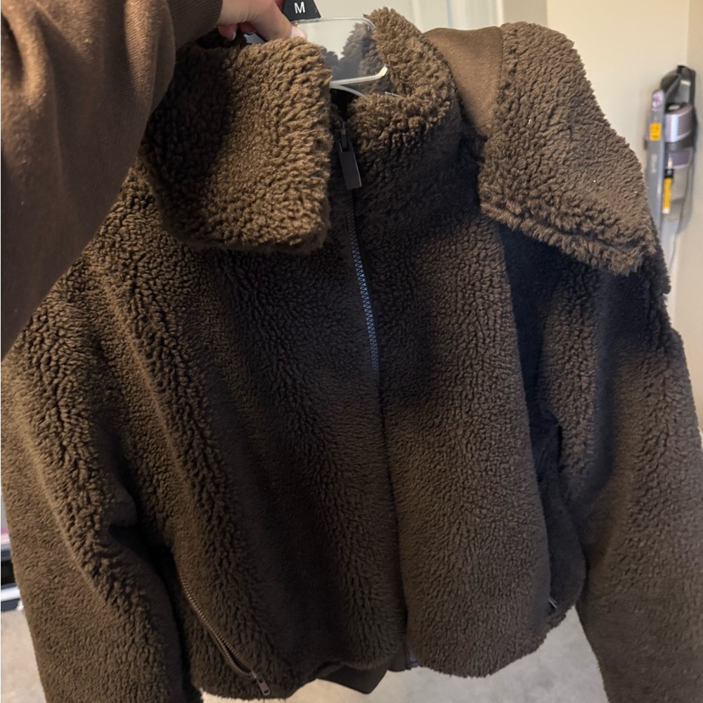 ALO Yoga espresso Teddy Jacket - Picture 4 of 5